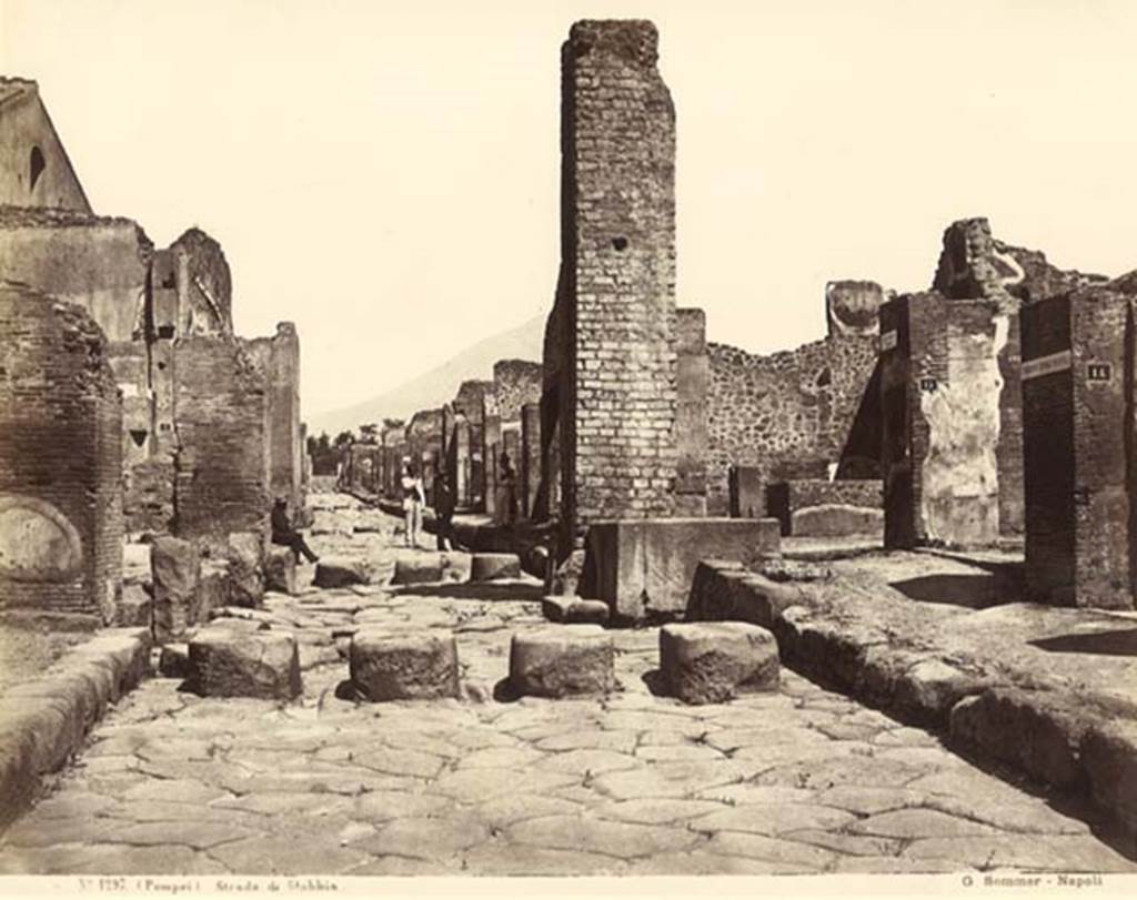 Via Stabiana, c. 1880-1890. Looking north at Holconius’ crossroads, from between VIII.4 and I.4. Photo by G. Sommer no. 1297. Photo courtesy of Rick Bauer.