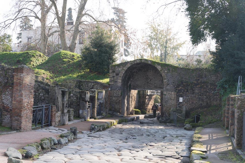 Via Stabiana, Pompeii. January 2023.
Looking south towards Stabian gate, with I.1, on left and VIII.7, on right. Photo courtesy of Johannes Eber.