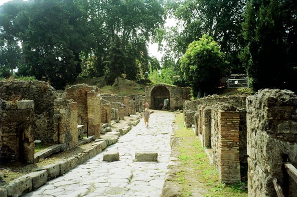 Via Stabiana between I.2 and VIII.7. July 2010. Looking south to Stabian Gate. Photo courtesy of Rick Bauer.