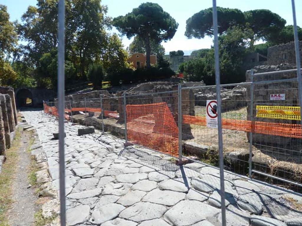 Via Stabiana, west side. September 2015. Looking south towards Stabian Gate, from near VIII.7.15.