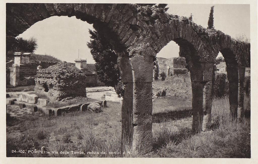 Via dei Sepolcri. Old postcard. East side, looking north. Photo courtesy of Drew Baker.