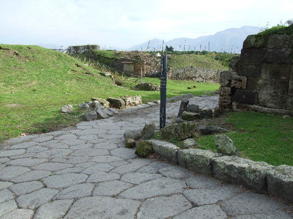 Via del Vesuvio. West side. Looking south through the Vesuvian Gate. December 2006.