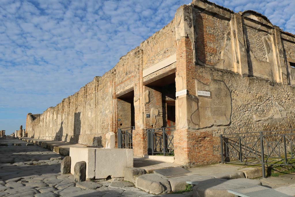Via dell’Abbondanza, north side, Pompeii. December 2018.
Looking north-west towards south side of Eumachia’s Building. Photo courtesy of Aude Durand.