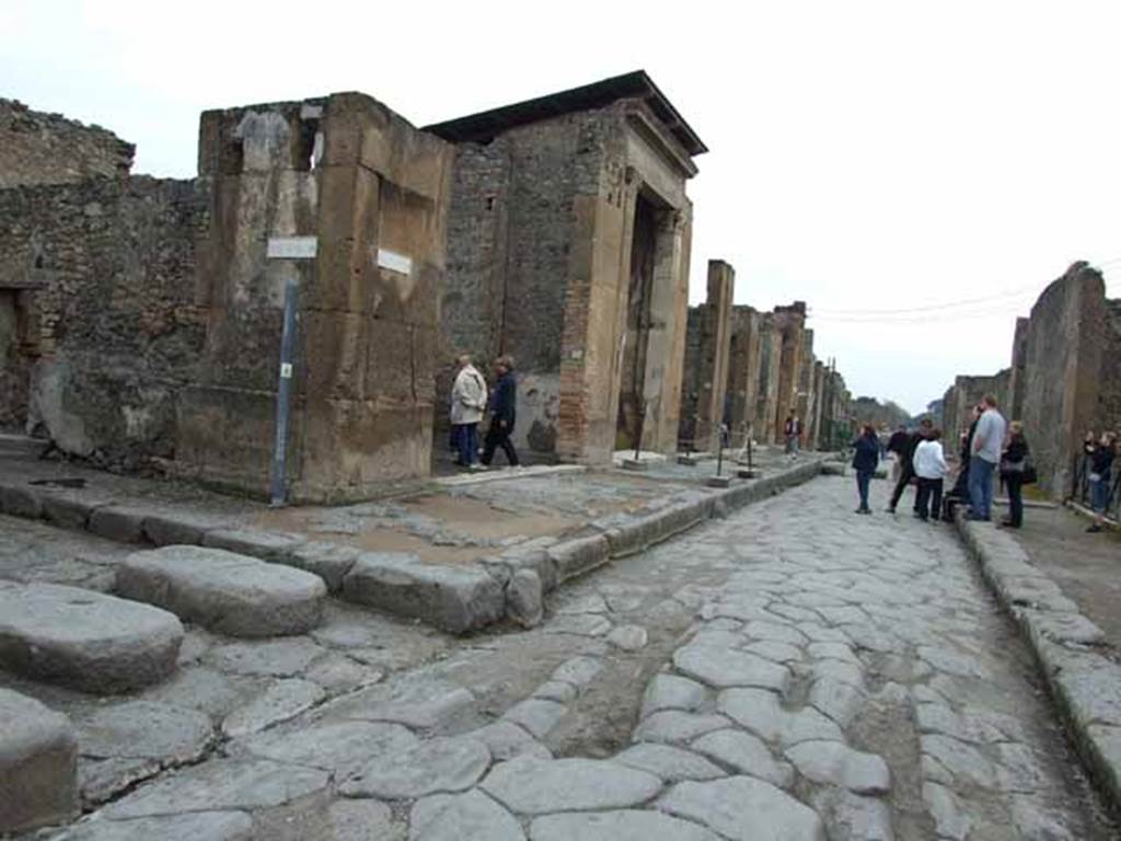Via della Fortuna, May 2010. Looking east from junction with Vicolo del Fauno between VI.12 and VII.4.