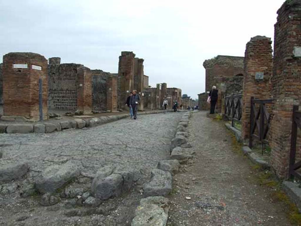 Via delle Terme. May 2010. Looking east between VI.6 and VII.6, from near junction with Via Consolare.