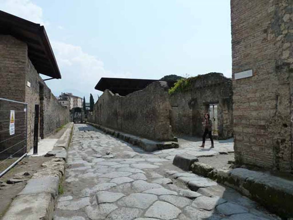 Via di Nocera, west side, May 2010. Looking south to junction with Via della Palestra.
