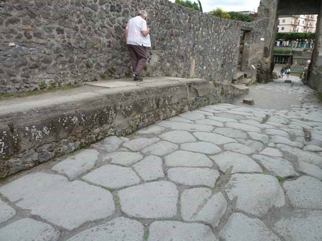 Via di Nocera, May 2010.  East wall near Porta Nocera.