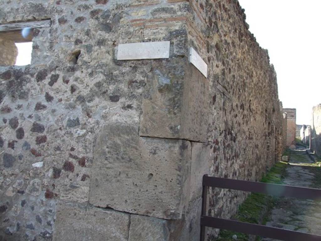 Vicolo degli Scheletri. December 2007. Looking west from junction with Vicolo della Maschera.