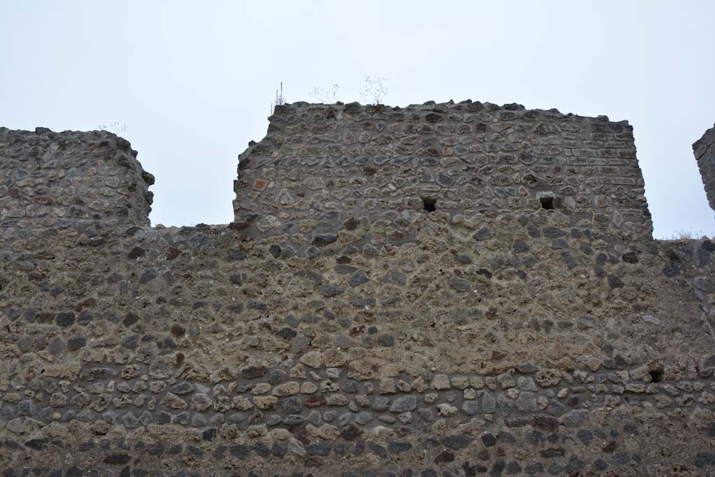 Vicolo del Centenario, west side, Pompeii. May 2017. Upper exterior wall of IX.5.14-16, cont’d.
Foto Christian Beck, ERC Grant 681269 DÉCOR.
