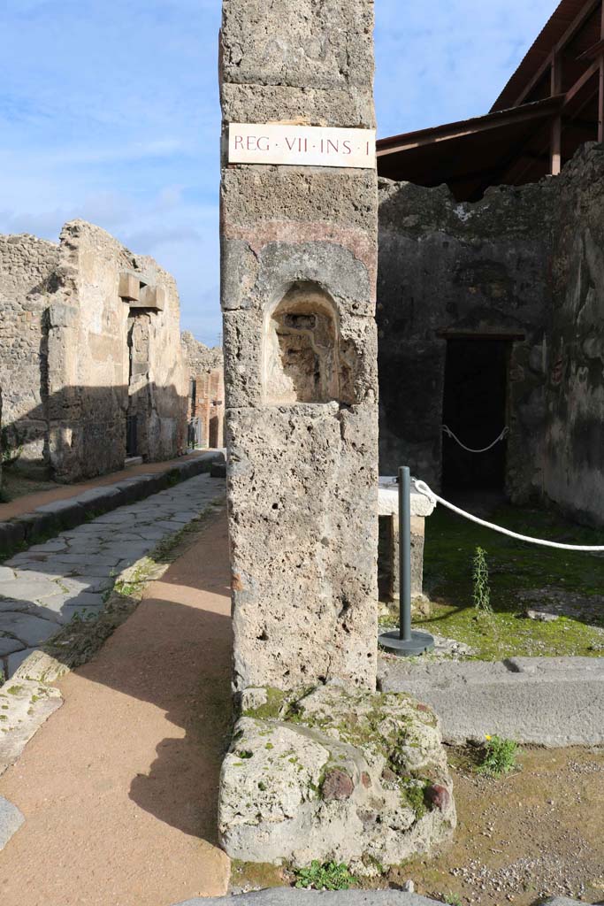 Vicolo del Lupanare, east side, December 2018. 
Pilaster with niche on north side of doorway at VII.1.42. Photo courtesy of Aude Durand.
