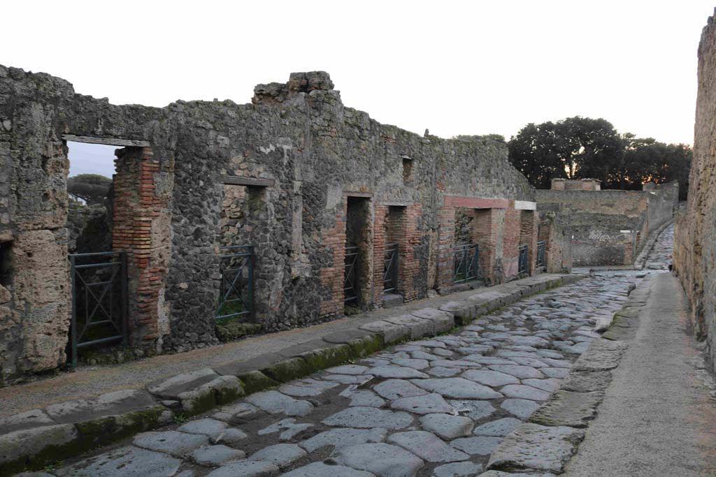 Vicolo del Menandro, Pompeii. December 2018.
Looking west along I.3 (south side) towards junction with Via Stabiana. Photo courtesy of Aude Durand.