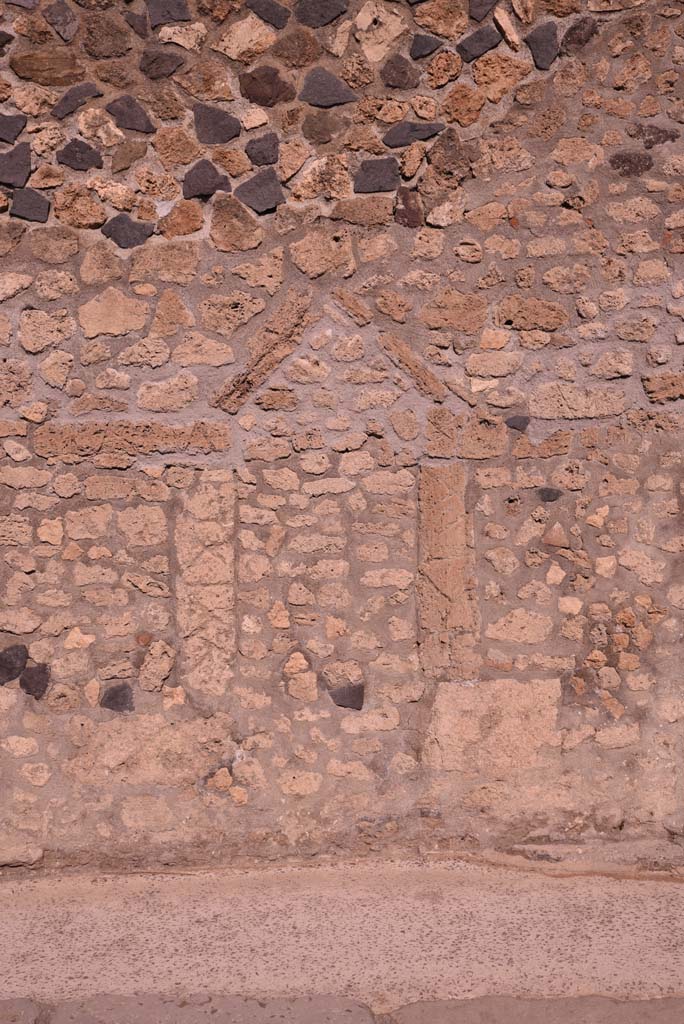 Vicolo del Menandro, north side, Pompeii. October 2019. Detail, looking north to south wall of Insula.
Foto Tobias Busen, ERC Grant 681269 DCOR.
