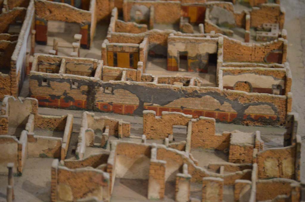 Vicolo della Fullonica between VI.6 and VI.8, in centre. Detail from model in Naples Archaeological Museum.
Looking towards detail of east wall of roadway, exterior wall of VI.8.3/5, the House of the Tragic Poet.
Foto Taylor Lauritsen, ERC Grant 681269 DÉCOR.