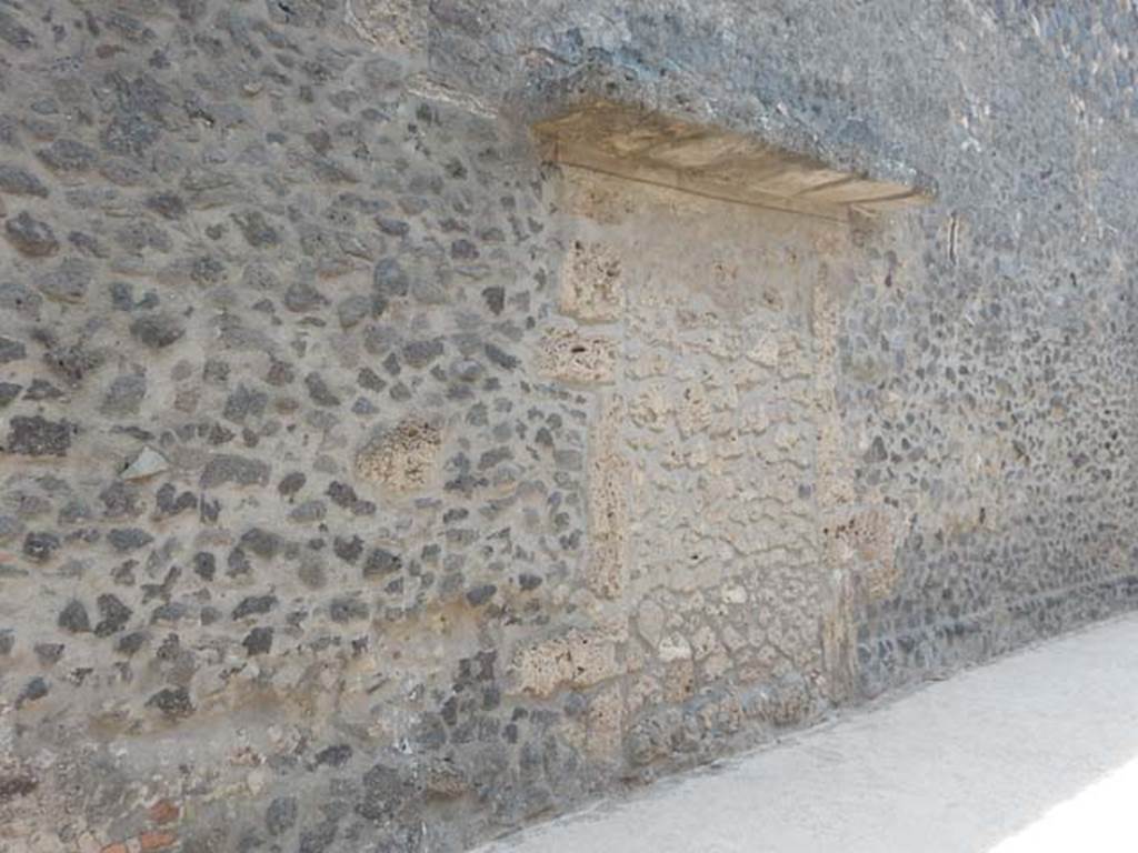 Vicolo della Nave Europa, closed doorway to I.15.3, between I.15 and I.16. May 2017.
Looking south from the junction with Via di Castricio. Photo courtesy of Buzz Ferebee.