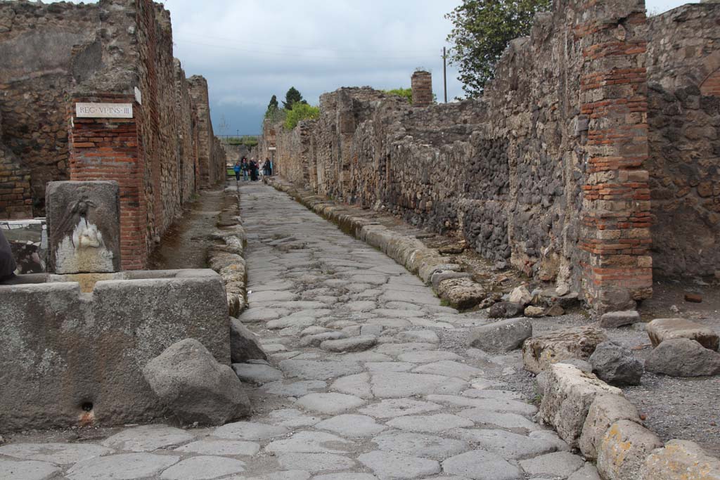 Vicolo di Modesto. April 2014.
Looking north from junction with Via Consolare between VI.3 and VI.6. Photo courtesy of Klaus Heese.