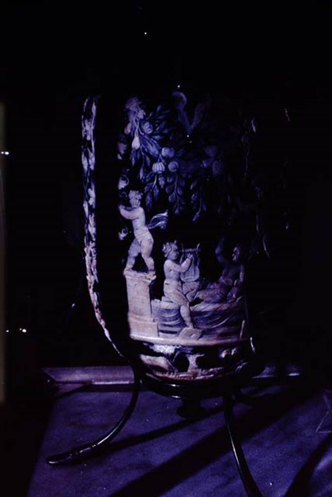 HGE08 Pompeii. 1966. View of side 1. Photo by Stanley A. Jashemski.
Source: The Wilhelmina and Stanley A. Jashemski archive in the University of Maryland Library, Special Collections (See collection page) and made available under the Creative Commons Attribution-Non Commercial License v.4. See Licence and use details. J66f0784