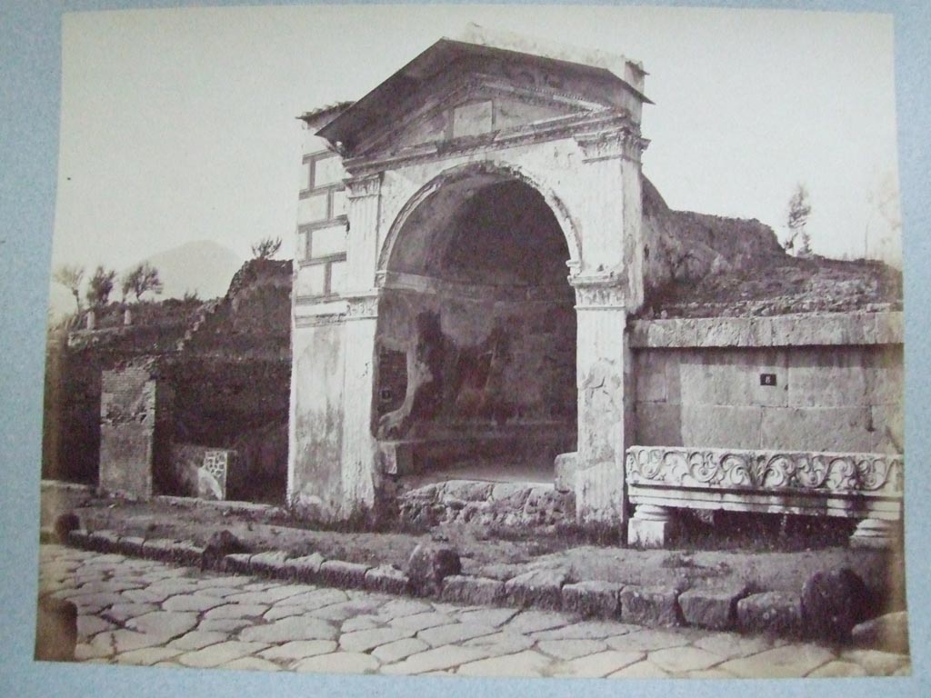 HGE09 Pompeii. Tomb and seat centre with HGE10 left and HGE08 right.
Old undated photograph courtesy of the Society of Antiquaries, Fox Collection.
