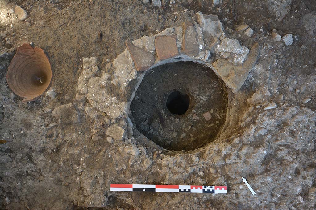 Fig. 4 - Photo zénithale du tour SB28028.
Cliché B. Lemaire.