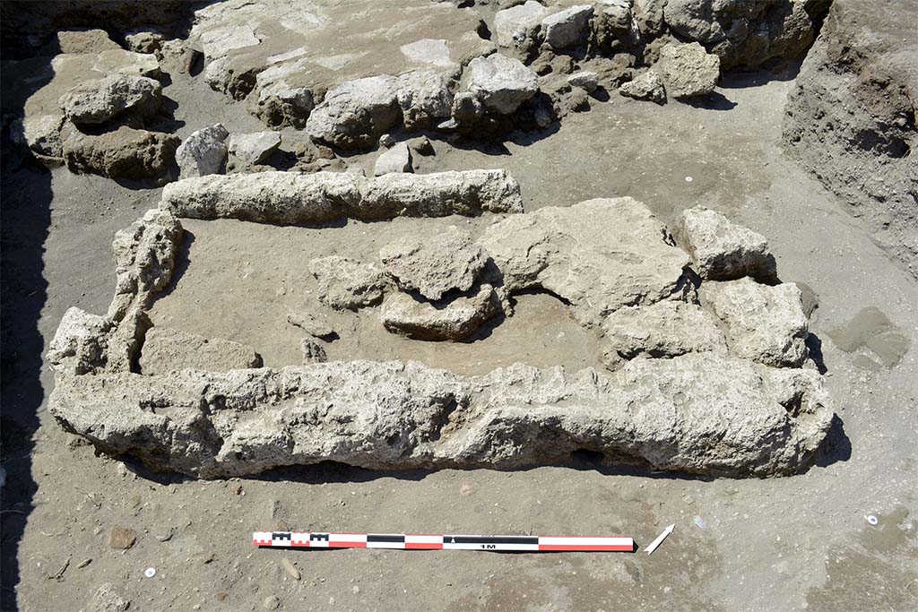 Fig. 27 – Sépulture N32A.
Vue du sud.
Cliché : B. Lemaire-EFR.