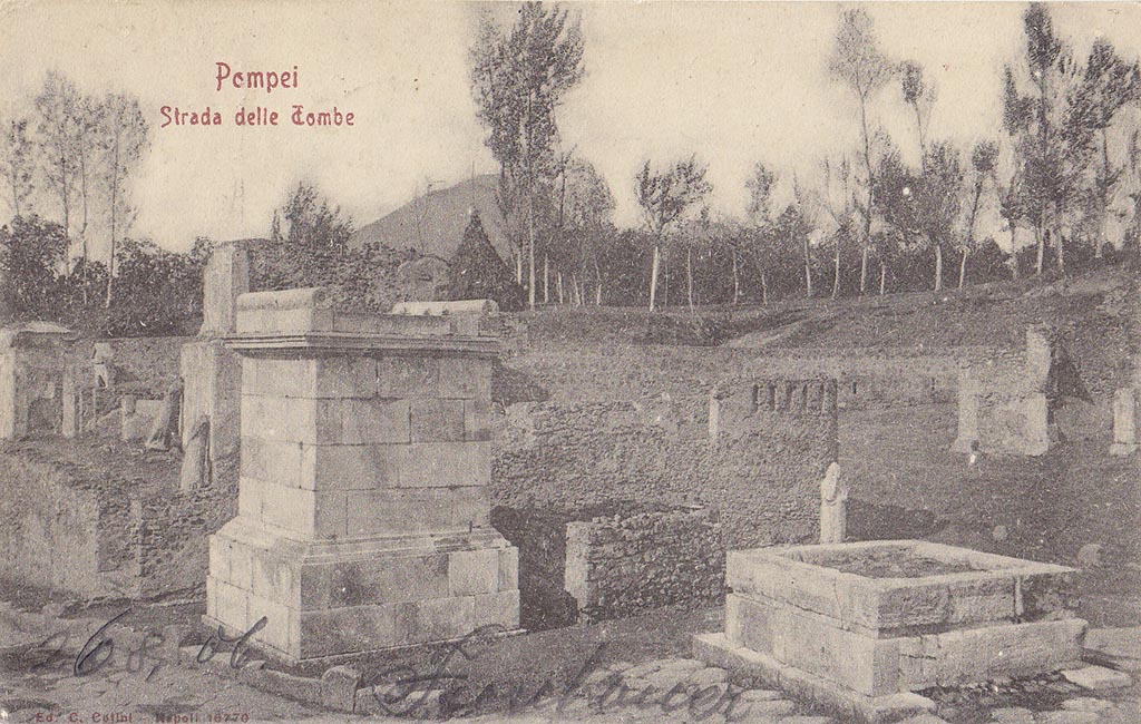 HGE37 Pompeii to left of HGE36 with HGE35 at front. Old postcard by Colini, c.1906.
Note the placing of the statues. Photo courtesy of Drew Baker.