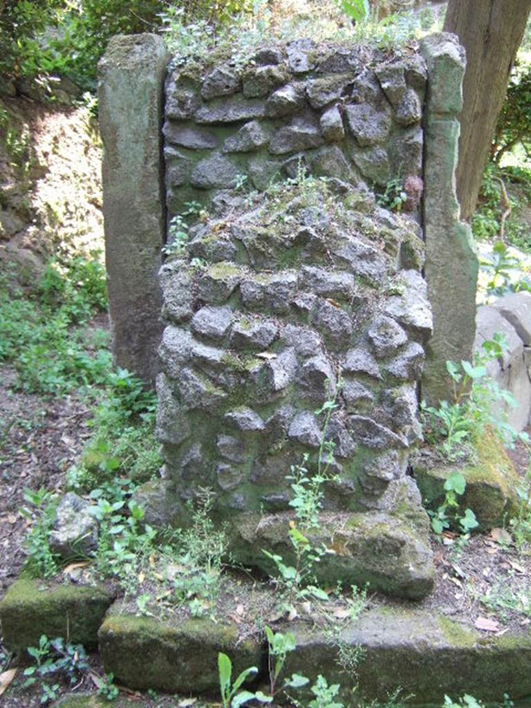 NGH Pompeii. May 2006. North side of altar on Schola tomb.