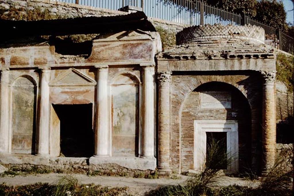 Pompeii Porta Nocera. Tomb 19ES and 17ES. 1959. Photo by Stanley A. Jashemski.
Source: The Wilhelmina and Stanley A. Jashemski archive in the University of Maryland Library, Special Collections (See collection page) and made available under the Creative Commons Attribution-Non Commercial License v.4. See Licence and use details.
J59f0365