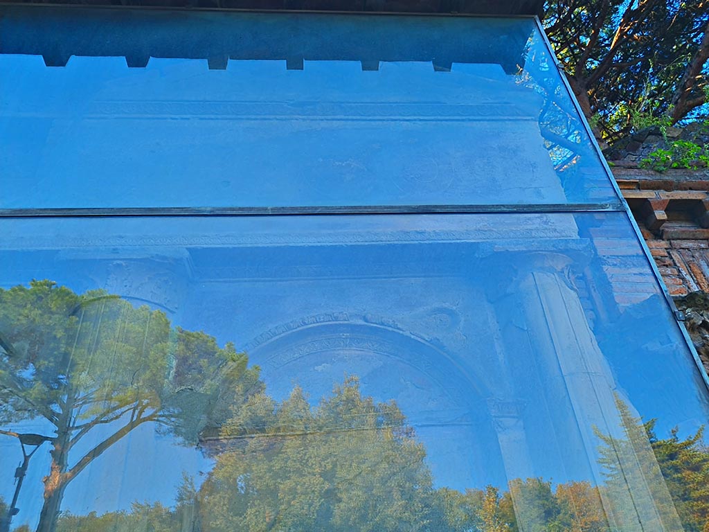 Pompeii Porta Nocera. October 2024. Stucco on east side of entrance. Photo courtesy of Giuseppe Ciaramella.