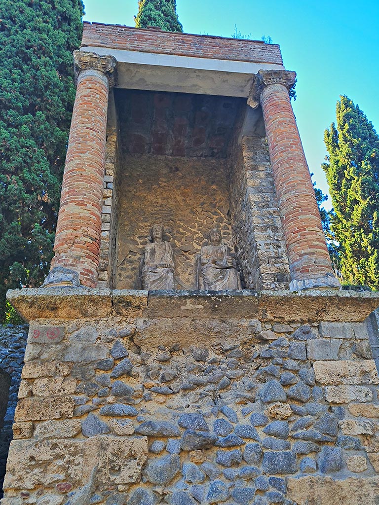 Pompeii Porta Nocera. October 2024.
Tomb 9OS. Looking south towards Tomb of a magistrate. Photo courtesy of Giuseppe Ciaramella.

