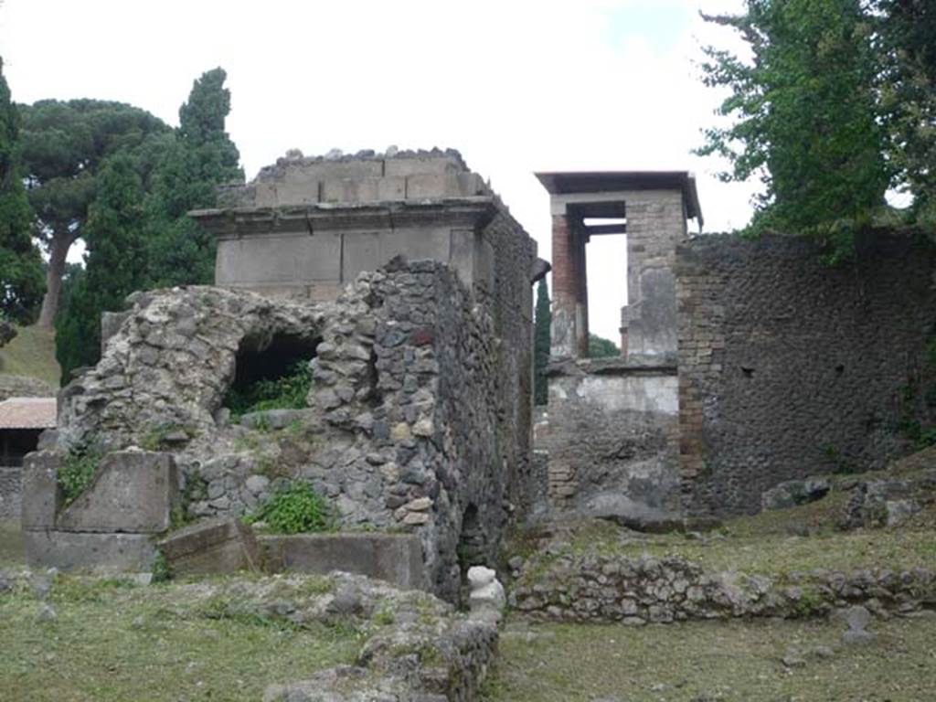 Looking east along rear of 19OS and 17OS to 15OS and 13OS. May 2011.
Photo courtesy of Buzz Ferebee.
