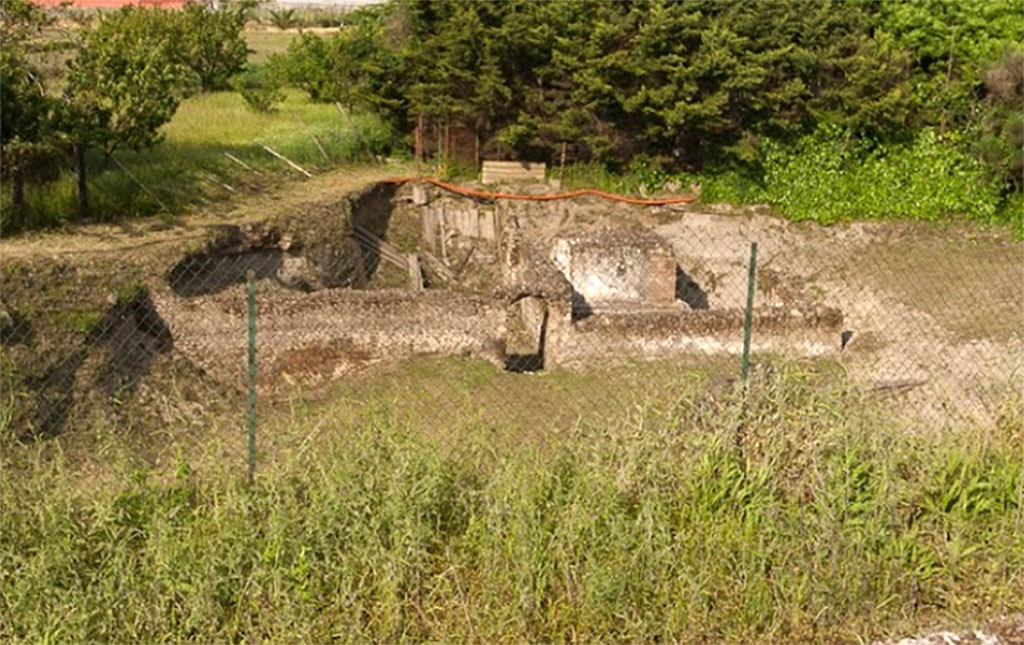 Pompeii Porta Sarno Necropolis. May 2011. Monumental tomb B left and tomb A right with enclosures.
