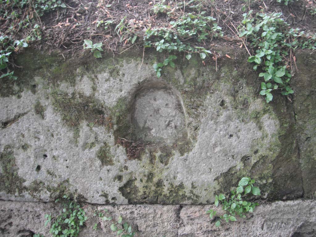 Tombs PSPN Pompeii. May 2011. Niche near Tower VII. Photo courtesy of Ivo van der Graaff.