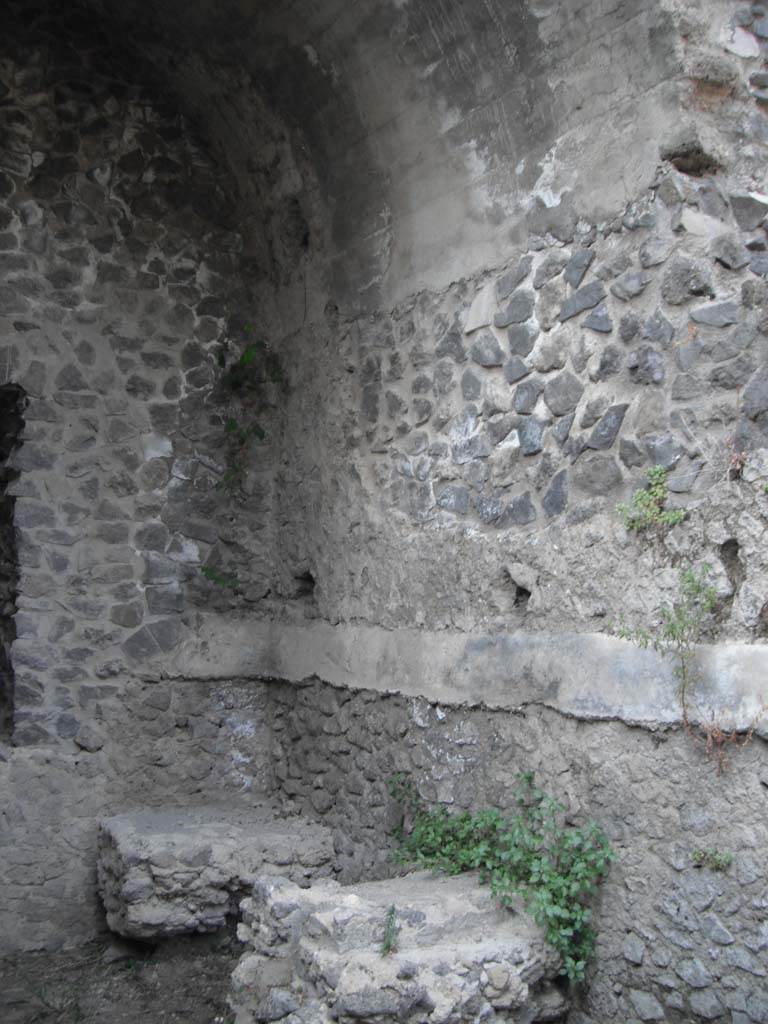 Tower II, Pompeii. May 2010. North-east corner of main vaulted room. Photo courtesy of Ivo van der Graaff.

