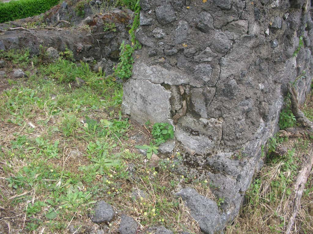 Tower VII, Pompeii. May 2010. East side of entrance on upper level. Photo courtesy of Ivo van der Graaff.