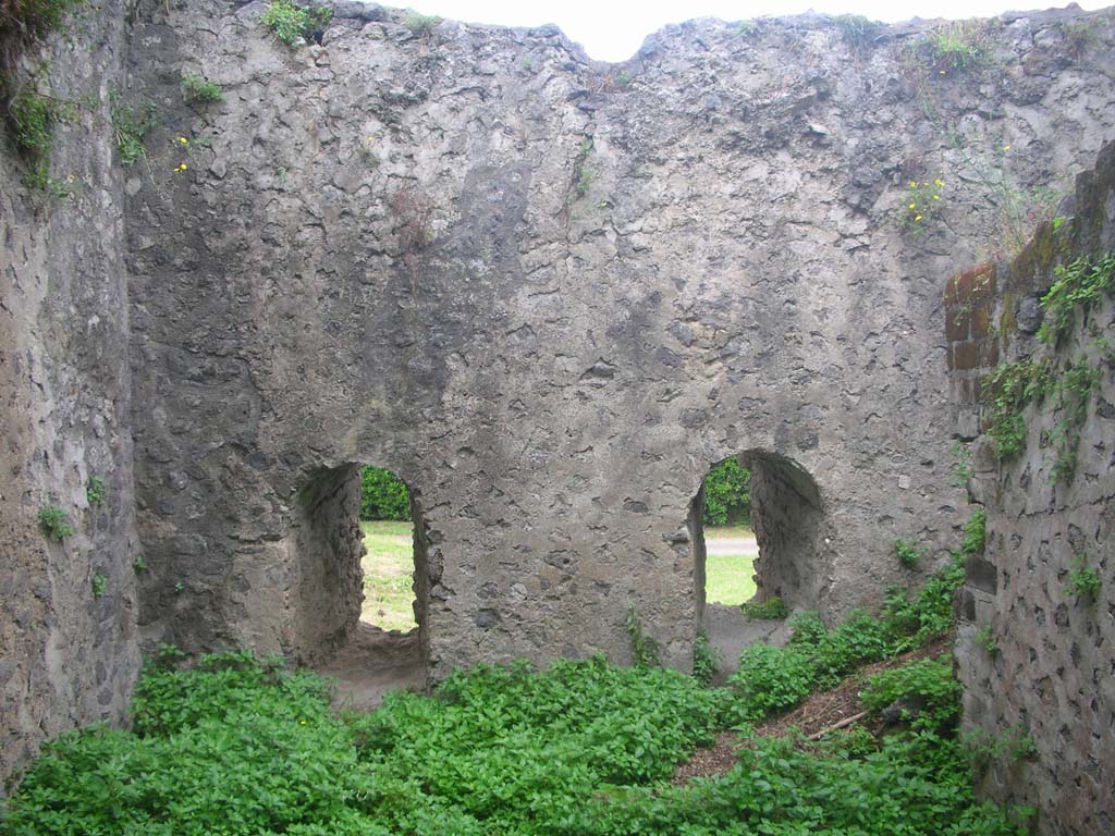 Tower VII, Pompeii. May 2010. North wall with arrow slit windows. Photo courtesy of Ivo van der Graaff.
