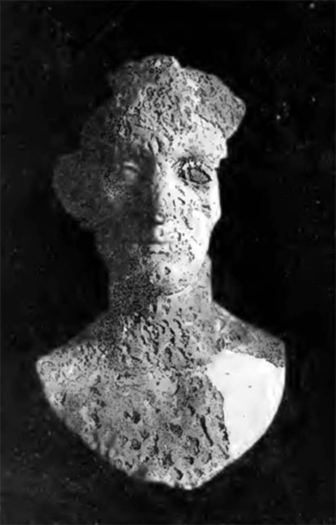 Villa of T. Siminius Stephanus, fondo Barbatelli. November 1899. Stucco male head, which lacks part of the right cheek (conserving however the ear) and the entire rear of the head.  He was without a beard, had a slightly aquiline nose, closed mouth and big ears. It was undoubtedly a portrait head that perhaps was cast into bronze. See Notizie degli Scavi di Antichit, 1899, p. 446, fig. 8a.