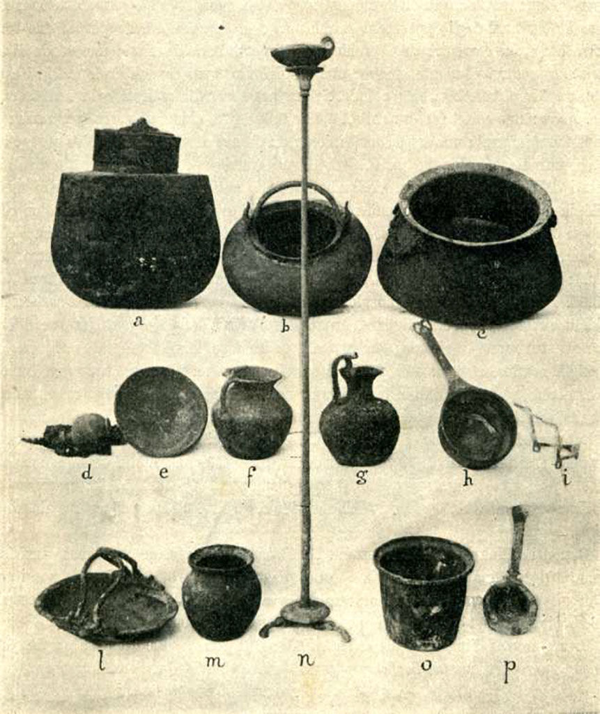 Villa of Agrippa Postumus. Boscotrecase. Candelabra "n" from room 15, amongst other items provenanced from the villa.
See Notizie degli Scavi di Antichità, 1922, p. 461 Fig. 2.