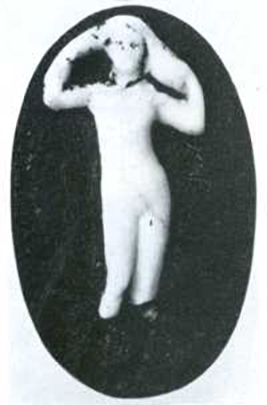 Boscotrecase, Villa of Agrippa Postumus, room “5”. Cameo with Venus.
See Notizie degli Scavi di Antichità, 1922, p. 463, fig. 4.