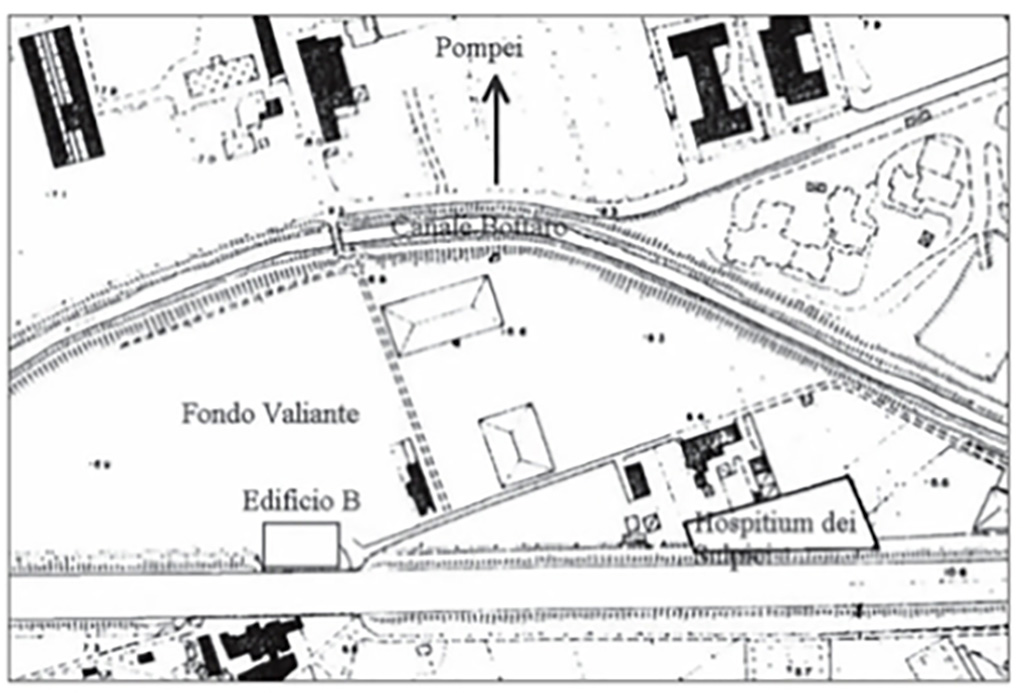 L’edificio B di Murecine a Pompei. Pianta. Plan of Murecine building B.
The Murecine building B, excavated in 2000-2001, lies on the northern bank of the river Sarno at nearly 600 meters southwards from Porta Stabia in Pompeii. The building, with an upper floor, is the result of a complex building history begun at I Style times. It appears to be divided in many little properties with different dimensions and characteristics that, thanks to the numerous triclinia, seem to be destined to the function of cauponae strictly linked with trades and businesses that had place along the river. Among the most important findings the fresco with souvetaurilia and the armilla with the writing DOM(I)NUS ANCILLAE SUAE need to be emphasized.
See Nappo, S. C., 2012.: Un esempio di architettura ricettiva alla foce del Sarno in Rivista di Studi Pompeiani XXIII, p. 89, p. 91 fig. 4.

