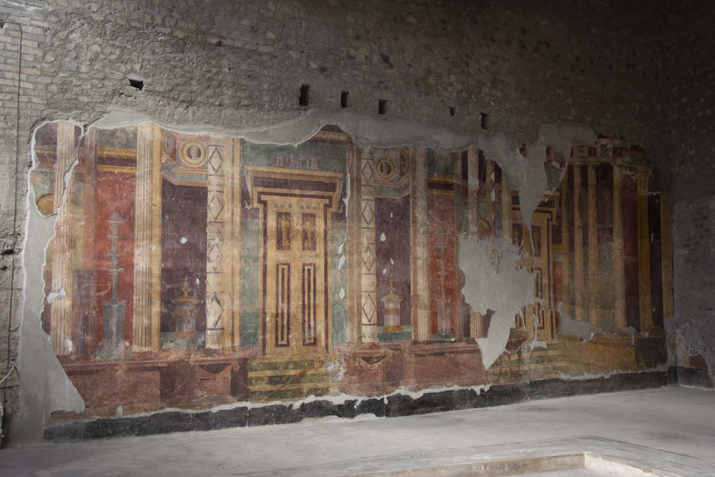 Oplontis Villa of Poppea, March 2019. Room 5, atrium, looking towards west wall.
Foto Annette Haug, ERC Grant 681269 DÉCOR.

