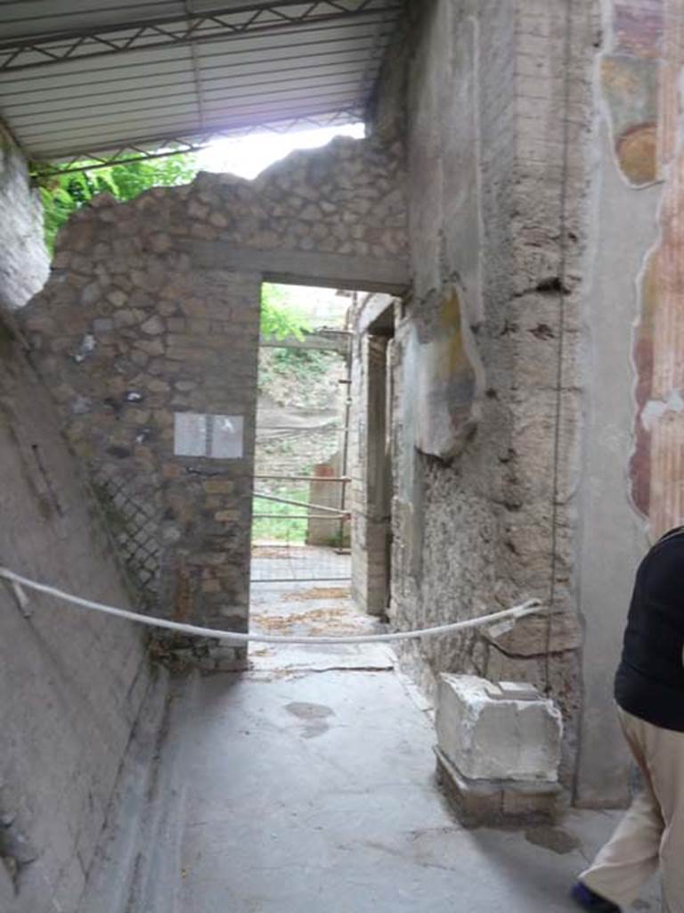 Oplontis, September 2015. Corridor on south side of room 11, leading west from atrium, room 5.