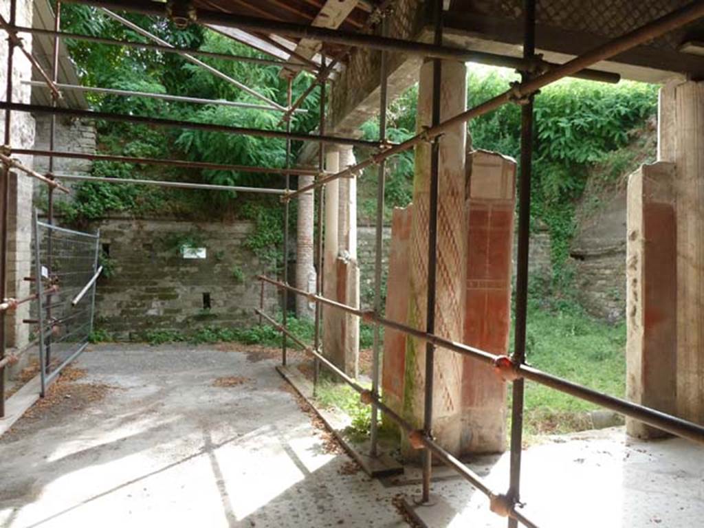 Oplontis, September 2015. Portico 13, looking south from doorway of room 14.