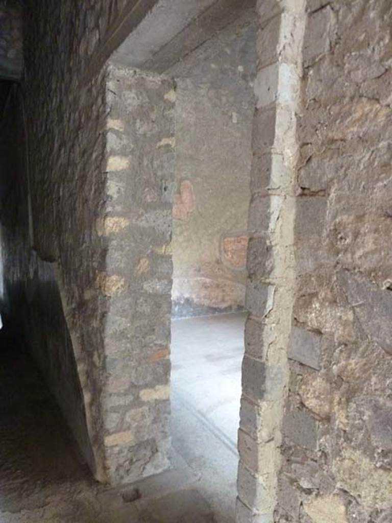 Oplontis, September 2015. Room 17, entrance doorway from corridor.