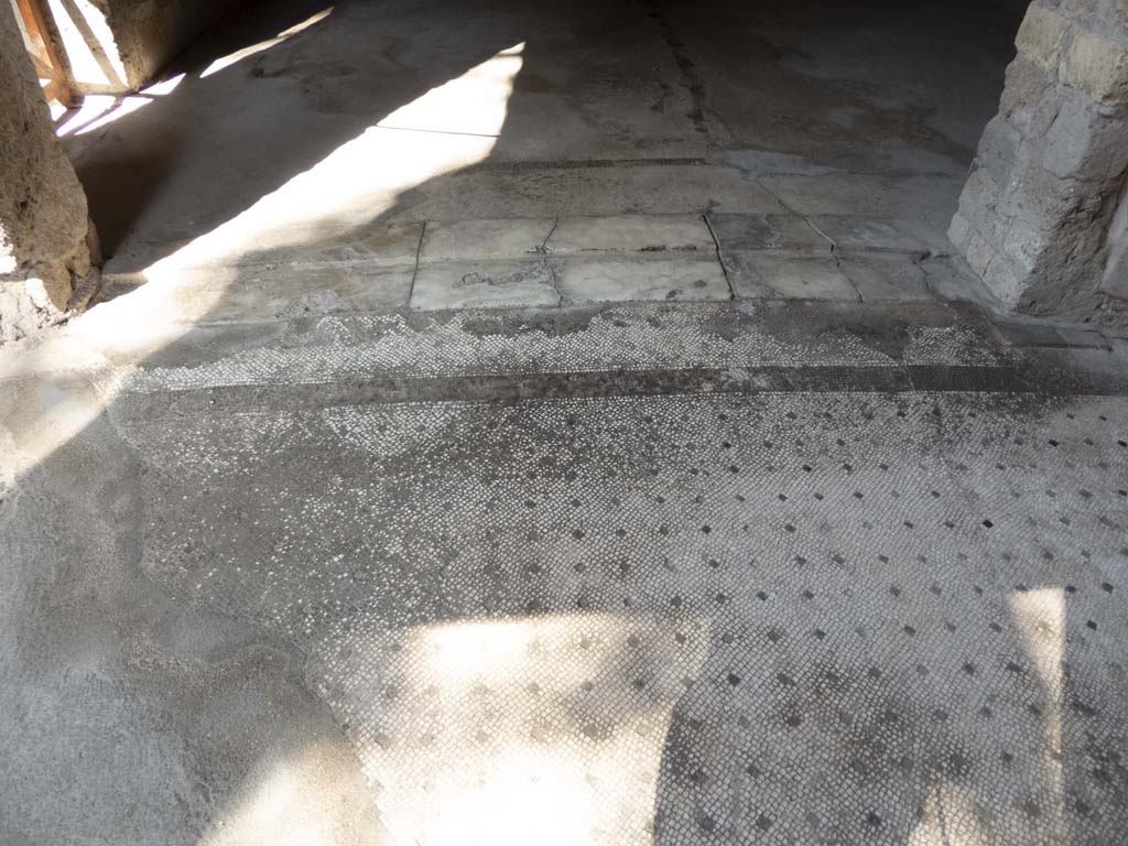 Oplontis Villa of Poppea, September 2017. Room 23, looking west towards doorway threshold, from Portico 24. 
Foto Annette Haug, ERC Grant 681269 DÉCOR.
