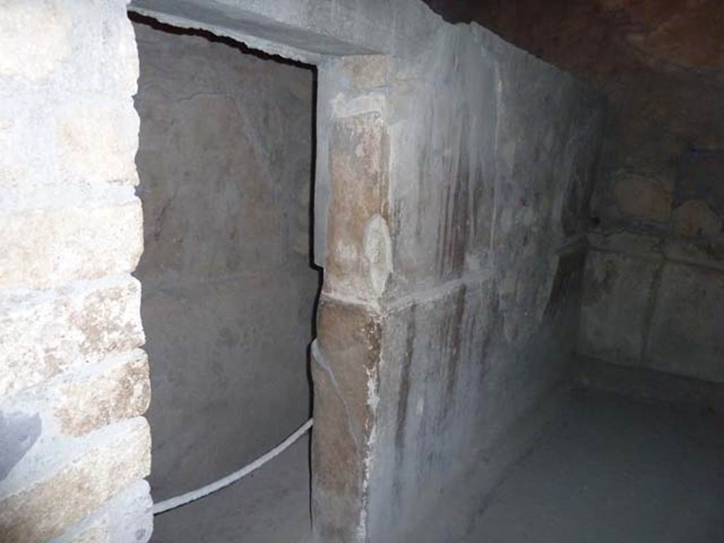 Oplontis, September 2015. Room 48, doorway in south wall into room 47.
