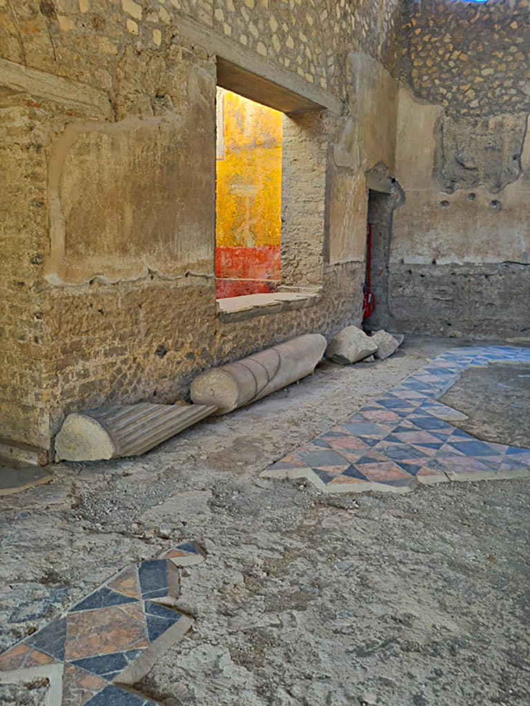 Oplontis Villa of Poppea, October 2023. 
Room 69, south side, with window into garden room 68. Photo courtesy of Giuseppe Ciaramella. 
