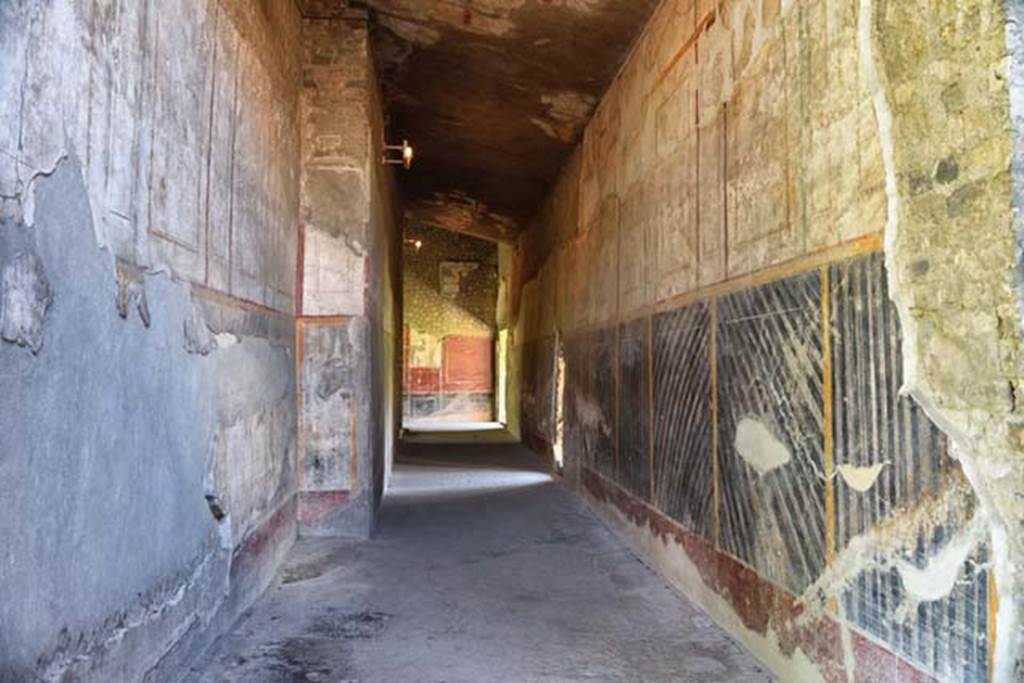 Oplontis Villa of Poppea, April 2018. Corridor 76, looking south from corridor 46. Photo courtesy of Ian Lycett-King. Use is subject to Creative Commons Attribution-NonCommercial License v.4 International.

