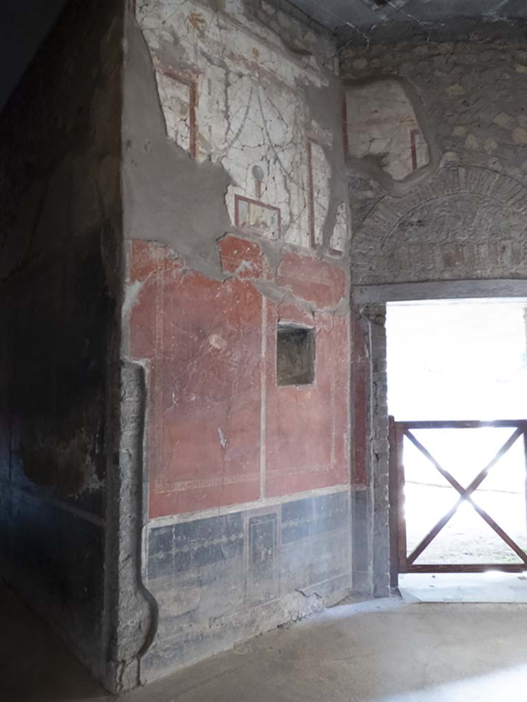 Oplontis Villa of Poppea, September 2017. Room 79, north wall, with doorway into room 78, on right.
Foto Annette Haug, ERC Grant 681269 DÉCOR.

