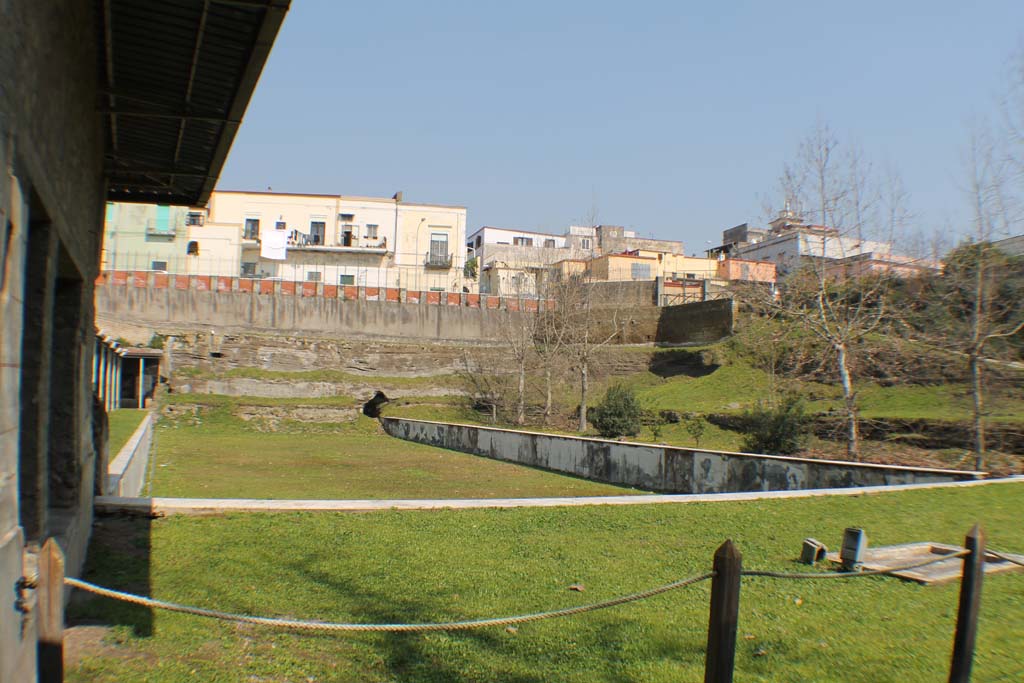 Oplontis Villa of Poppea, March 2014. Looking north towards swimming pool.
Foto Annette Haug, ERC Grant 681269 DÉCOR.
