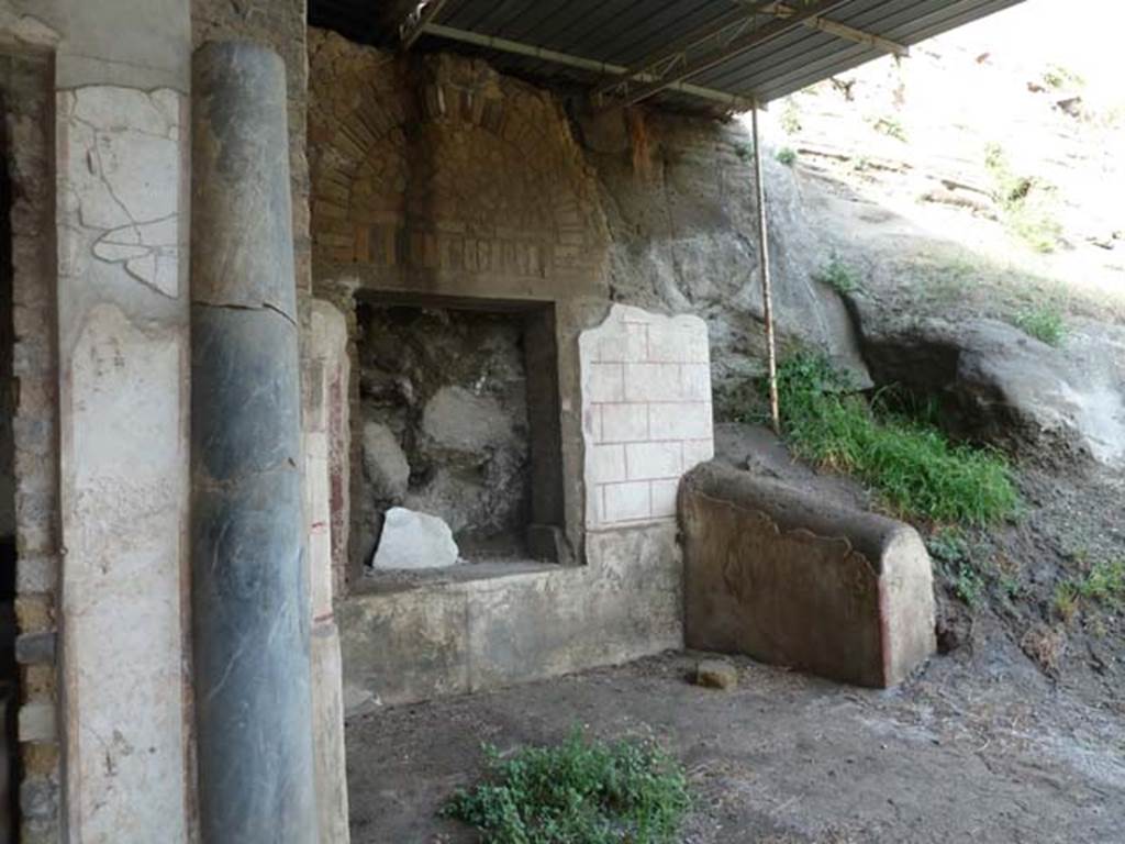 Oplontis, September 2015. Room 97, looking north on east side of doorway, on left.