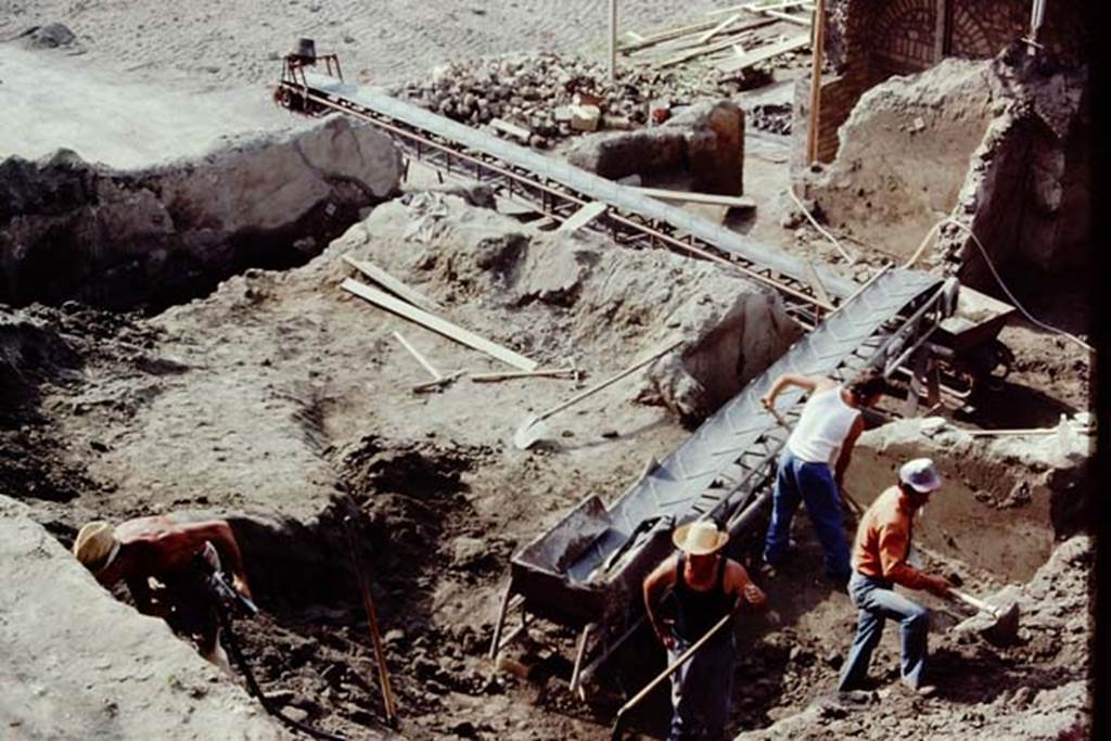 Oplontis, c.1984. Looking south-east across rooms being excavated, on northern end of area 60, the portico.
Source: The Wilhelmina and Stanley A. Jashemski archive in the University of Maryland Library, Special Collections (See collection page) and made available under the Creative Commons Attribution-Non Commercial License v.4. See Licence and use details. Oplo0179
